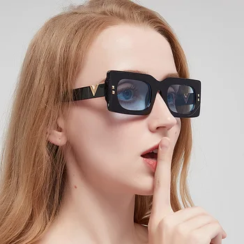 Pirinç Tırnak kare çerçeve V Harfi Güneş Gözlüğü Kadın Erkek Klasik Trend Sürüş güneş gözlüğü Moda Vintage Erkek Kadın Gözlük