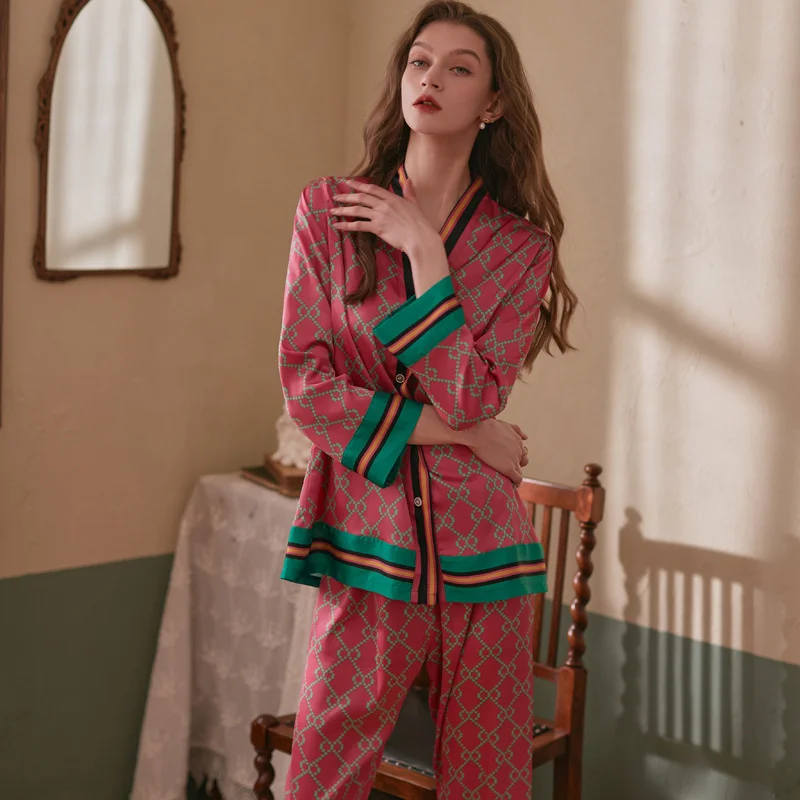 2023 Bahar Yeni Stil Uzun Kollu Kadın Pijama Seti Buz İpek Baskılı Moda V Yaka Pijama